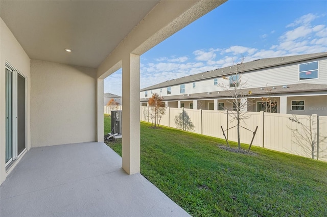 view of yard featuring a patio