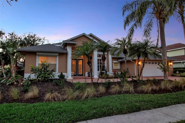 view of front facade featuring a garage