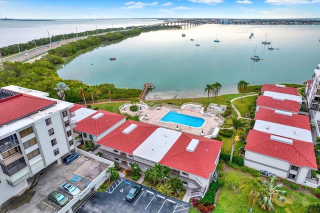 bird's eye view with a water view