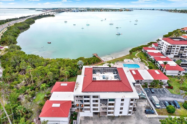 bird's eye view featuring a water view