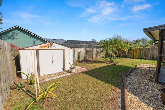 view of yard featuring a storage shed