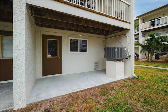 274 Madeira Cir, Saint Petersburg, FL 33715 - photo 36
