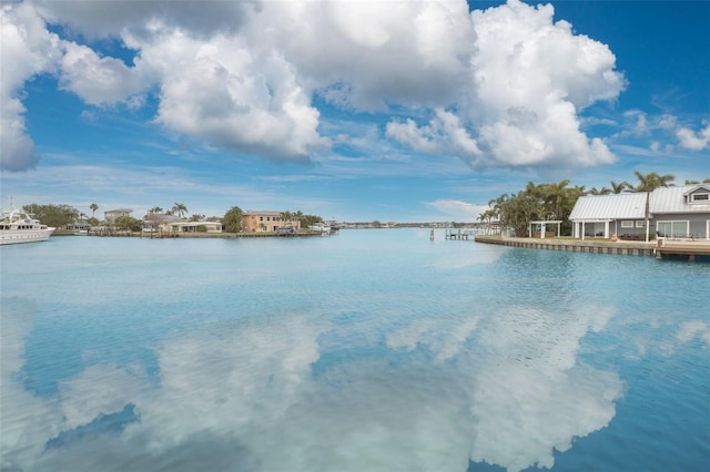 17411 1st St E, Redington Shores, FL 33708