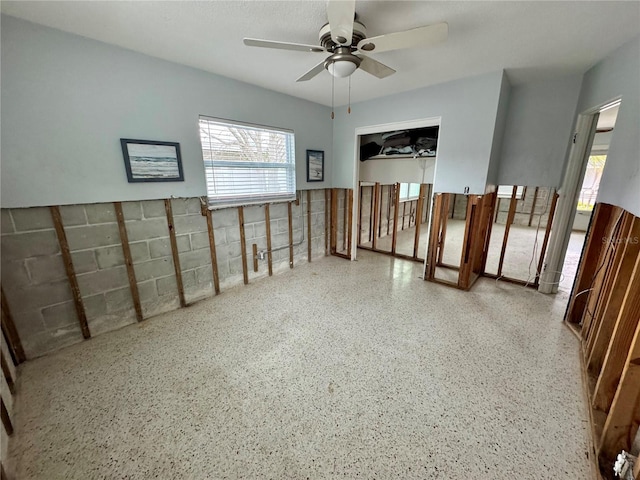 empty room with ceiling fan