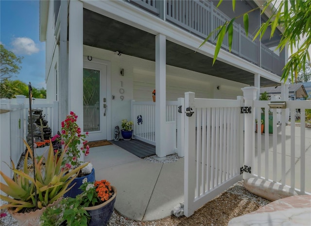 exterior space featuring a balcony