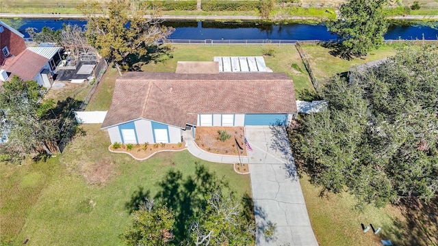 bird's eye view featuring a water view