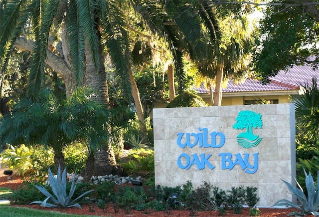 view of community / neighborhood sign