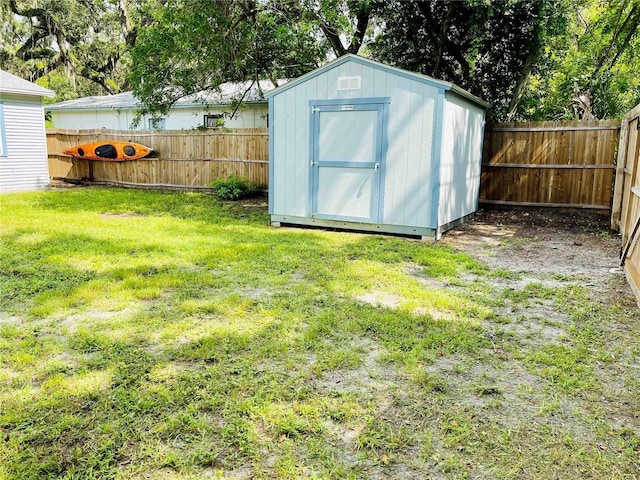 view of outdoor structure featuring a yard