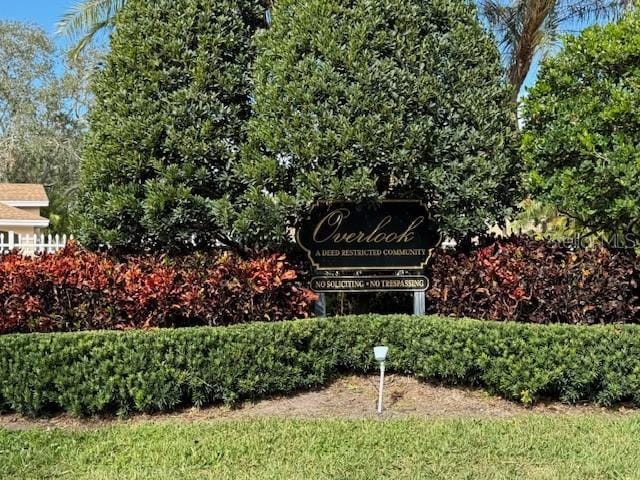 view of community / neighborhood sign