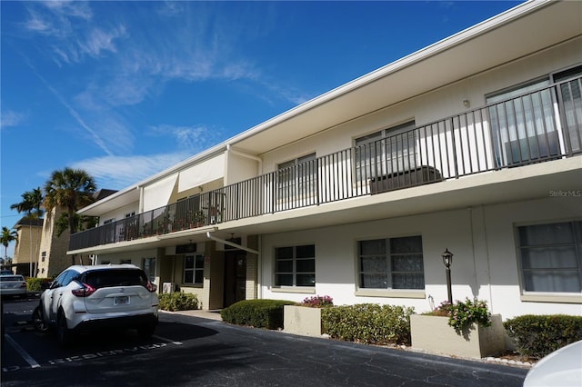 Listing photo 2 for 3753 46th Ave S Unit 7, Saint Petersburg FL 33711