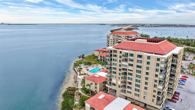 bird's eye view with a water view