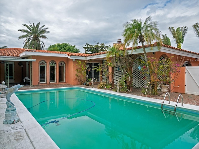 view of swimming pool