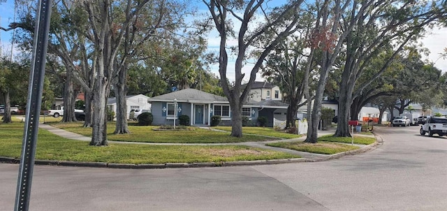 view of front facade with a front lawn