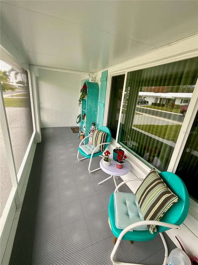 view of sunroom / solarium