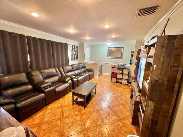 living room featuring recessed lighting, a textured ceiling, light tile patterned floors, visible vents, and crown molding