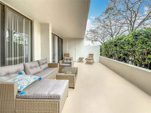 balcony featuring an outdoor hangout area