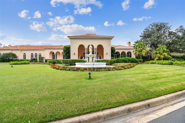 view of front of house featuring a front yard