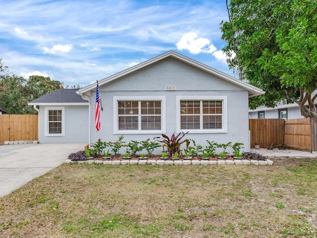 view of front of house with a front yard