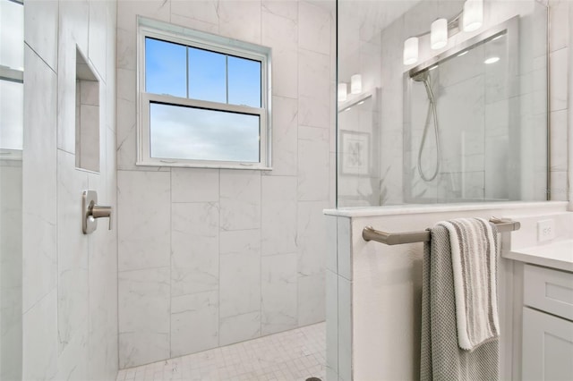 3027 Bermuda Sloop Cir, Ruskin, FL 33570 - bathroom featuring vanity and walk in shower