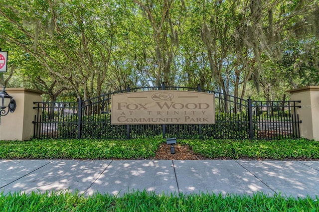 view of community / neighborhood sign