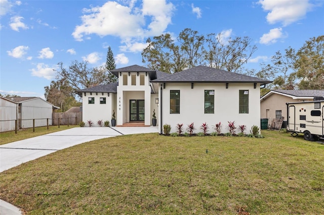 view of front of home featuring a front lawn