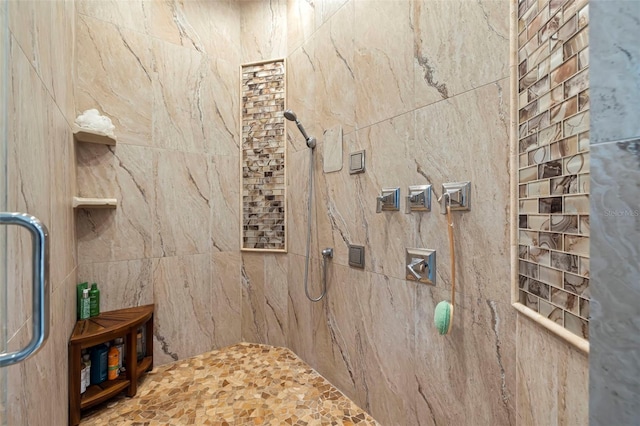 310 8th Ave N, Saint Petersburg, FL 33701 - full bathroom with tiled shower