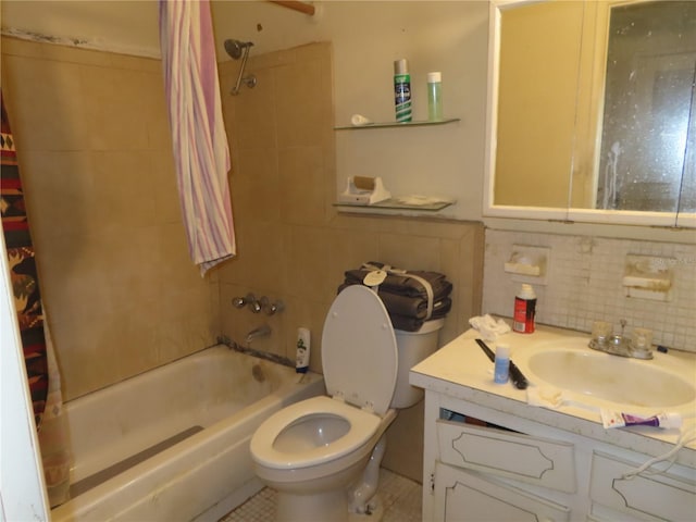 full bathroom featuring toilet, vanity, shower / bathtub combination with curtain, and tasteful backsplash