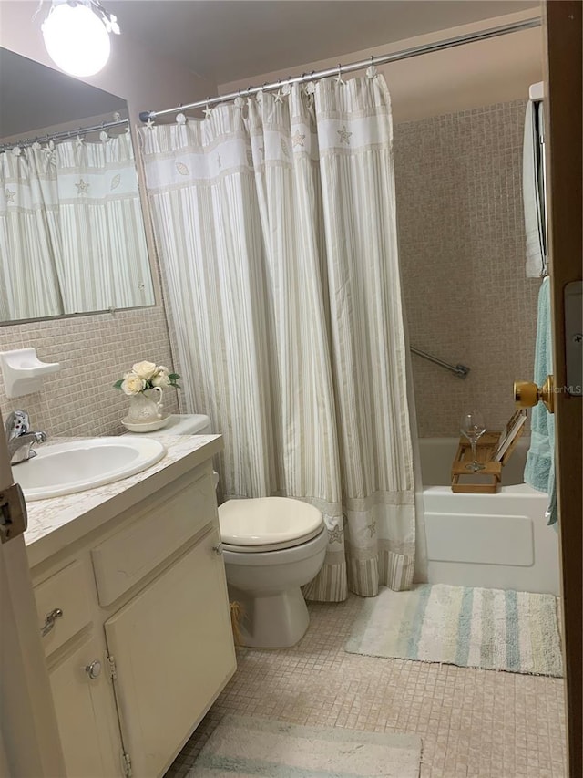 full bathroom featuring toilet, vanity, shower / bathtub combination with curtain, tile patterned flooring, and decorative backsplash