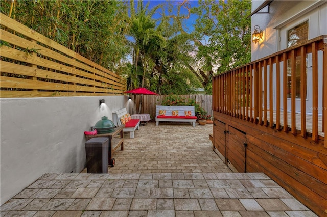 view of patio featuring a jacuzzi