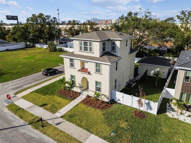 view of front of house featuring a front lawn