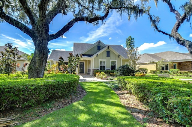 view of front of house with a front yard