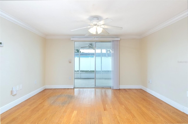 unfurnished room with light wood-type flooring, ceiling fan, and crown molding