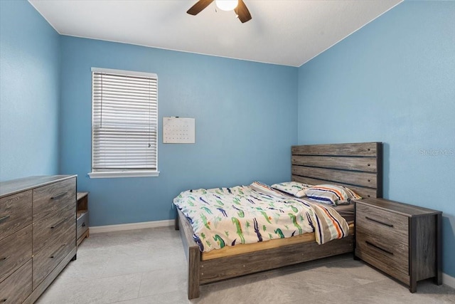 bedroom with ceiling fan