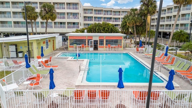 2506 N Rocky Point Dr Unit 272, Tampa, FL 33607 - community pool featuring a patio area