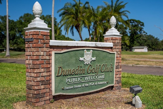 view of community / neighborhood sign