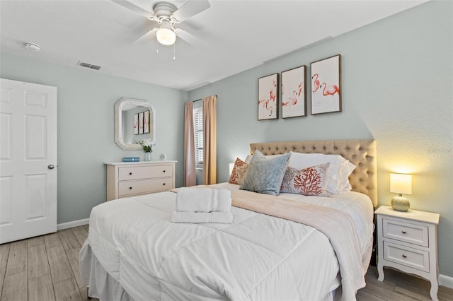 bedroom featuring ceiling fan