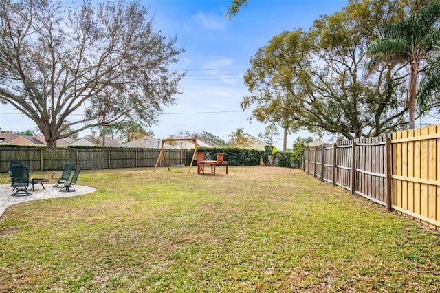 view of yard featuring a patio area