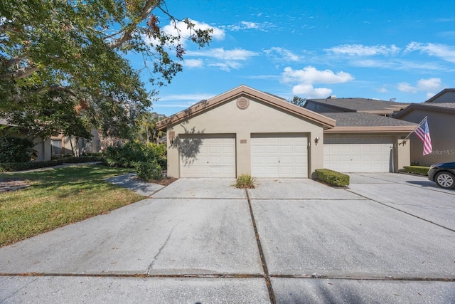 view of front of property featuring a front yard