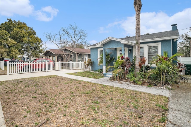 view of front of house featuring a front yard