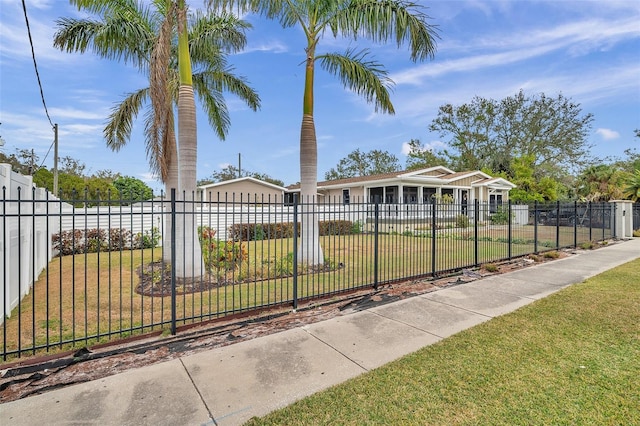 view of front of house with a front lawn