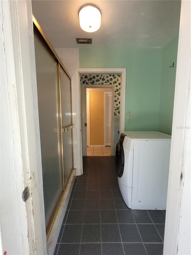 laundry area with washer / clothes dryer