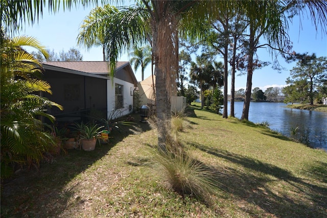 view of yard featuring a water view