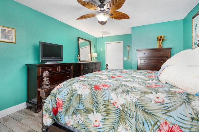 bedroom featuring ceiling fan