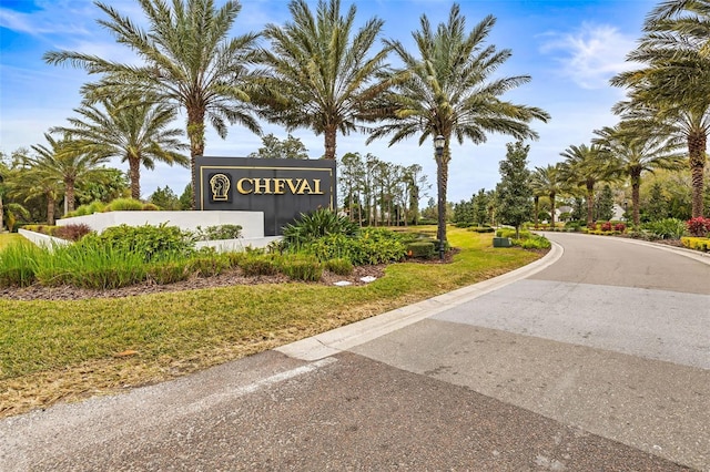 view of community / neighborhood sign