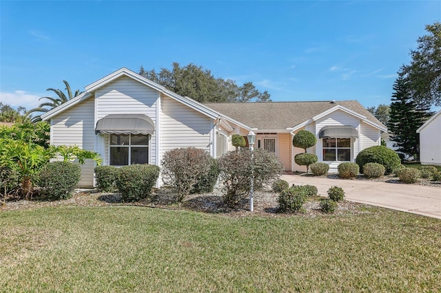 view of front of home featuring a front lawn