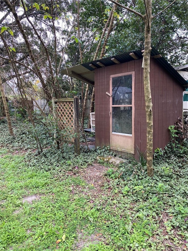 view of outbuilding