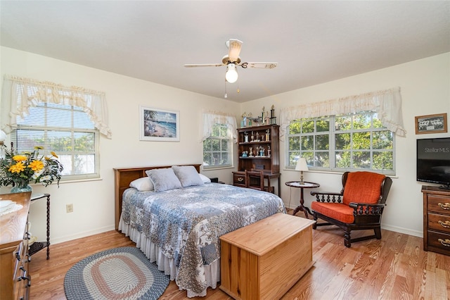 7312 7th Ave NW, Bradenton, FL 34209 - bedroom featuring light wood-type flooring and baseboards
