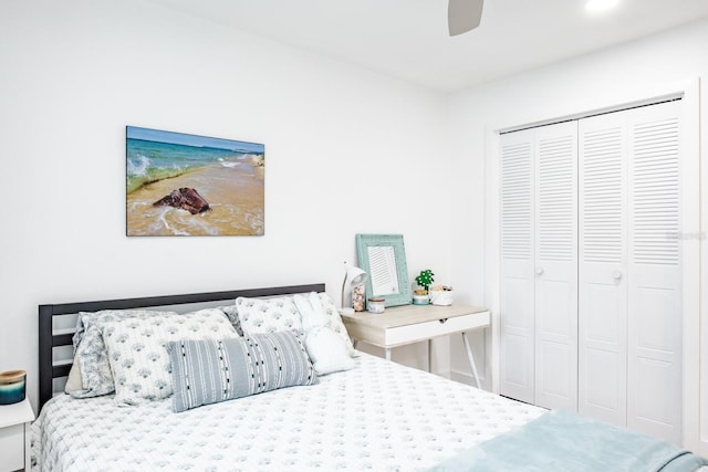 bedroom featuring a closet and ceiling fan