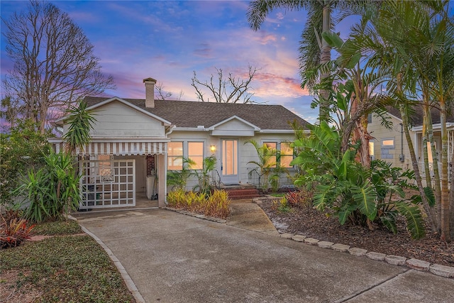 view of front of property