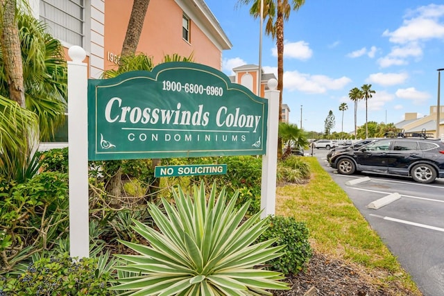 view of community / neighborhood sign